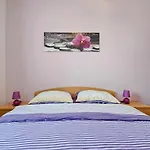Stefi 2 דירה