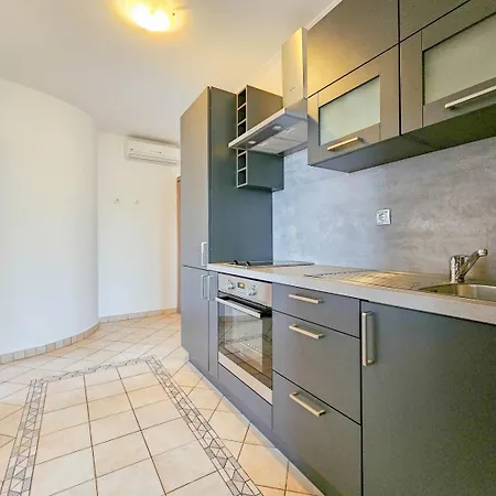 Stefi 2 Apartment Crveni Vrh