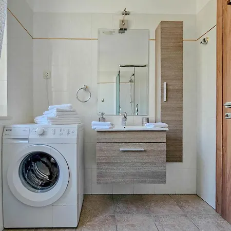 Stefi 2 アパート *